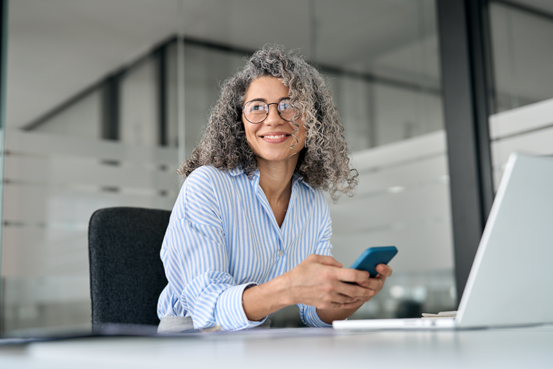 Imagen de una mujer de negocios madura